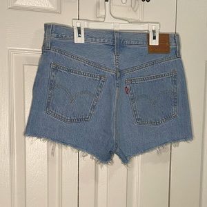 Levi’s 501 shorts 28